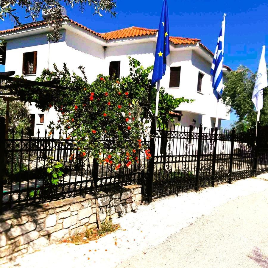 Villa Leonidas Greecefiloxenia Лефокастро Екстериор снимка